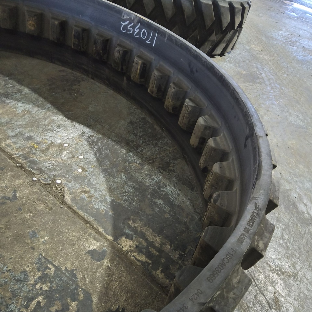 18" Camso Track RD 4500 (Rear) John Deere 8RX 90%