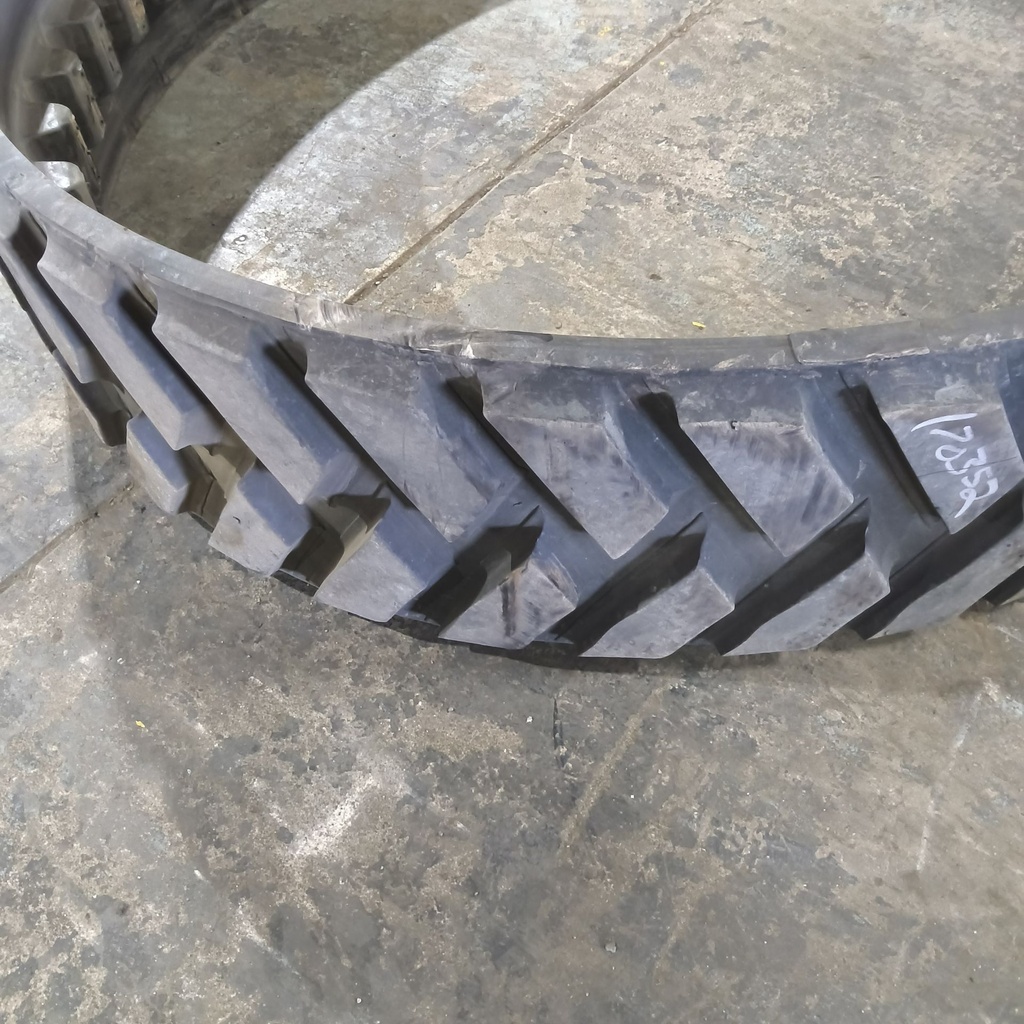 18" Camso Track RD 4500 (Rear) John Deere 8RX 90%