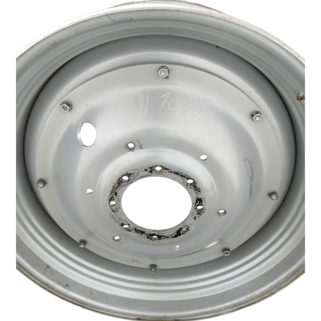 8-Hole Stub Disc Center for 38"-54" Rim, Case IH Silver Mist