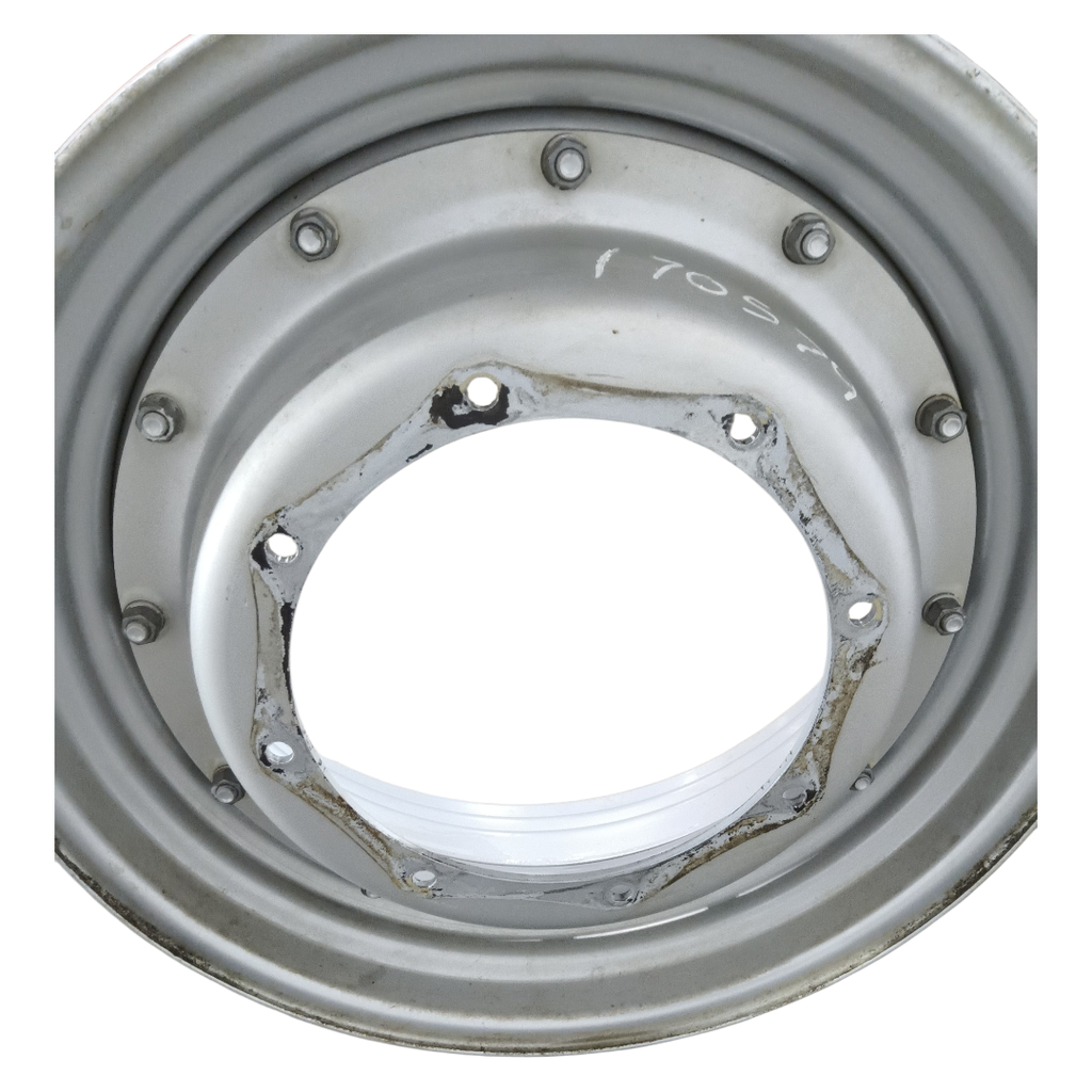 8-Hole Stub Disc Center for 28"-34" Rim, Case IH Silver Mist