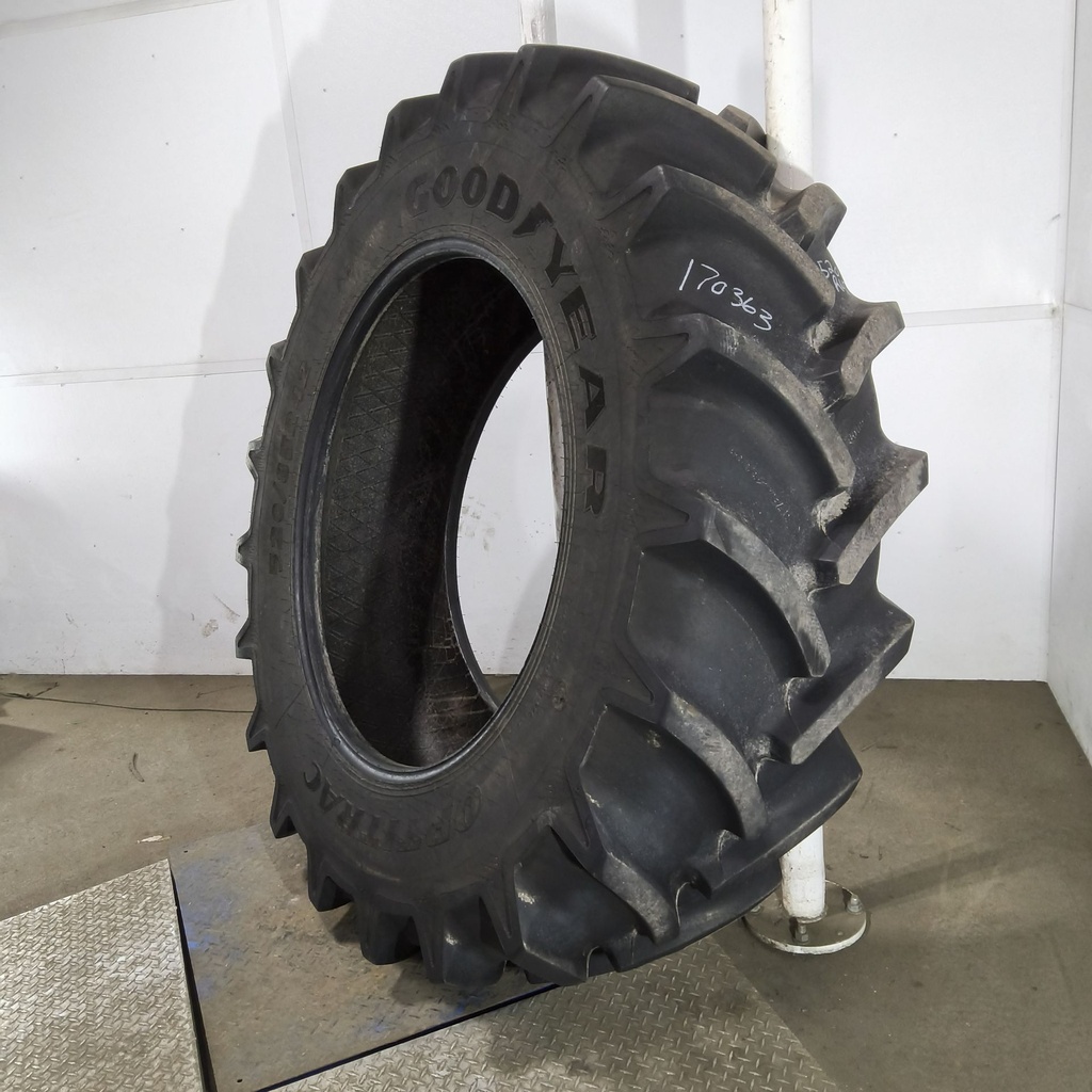 520/85R42 Goodyear Farm Optitrac R-1W 162D 85%