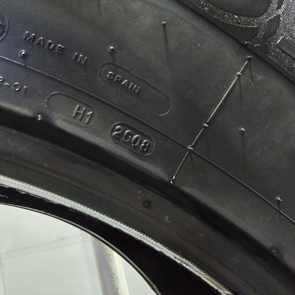 650/65R38 Michelin Multibib R-1W 157D 85%