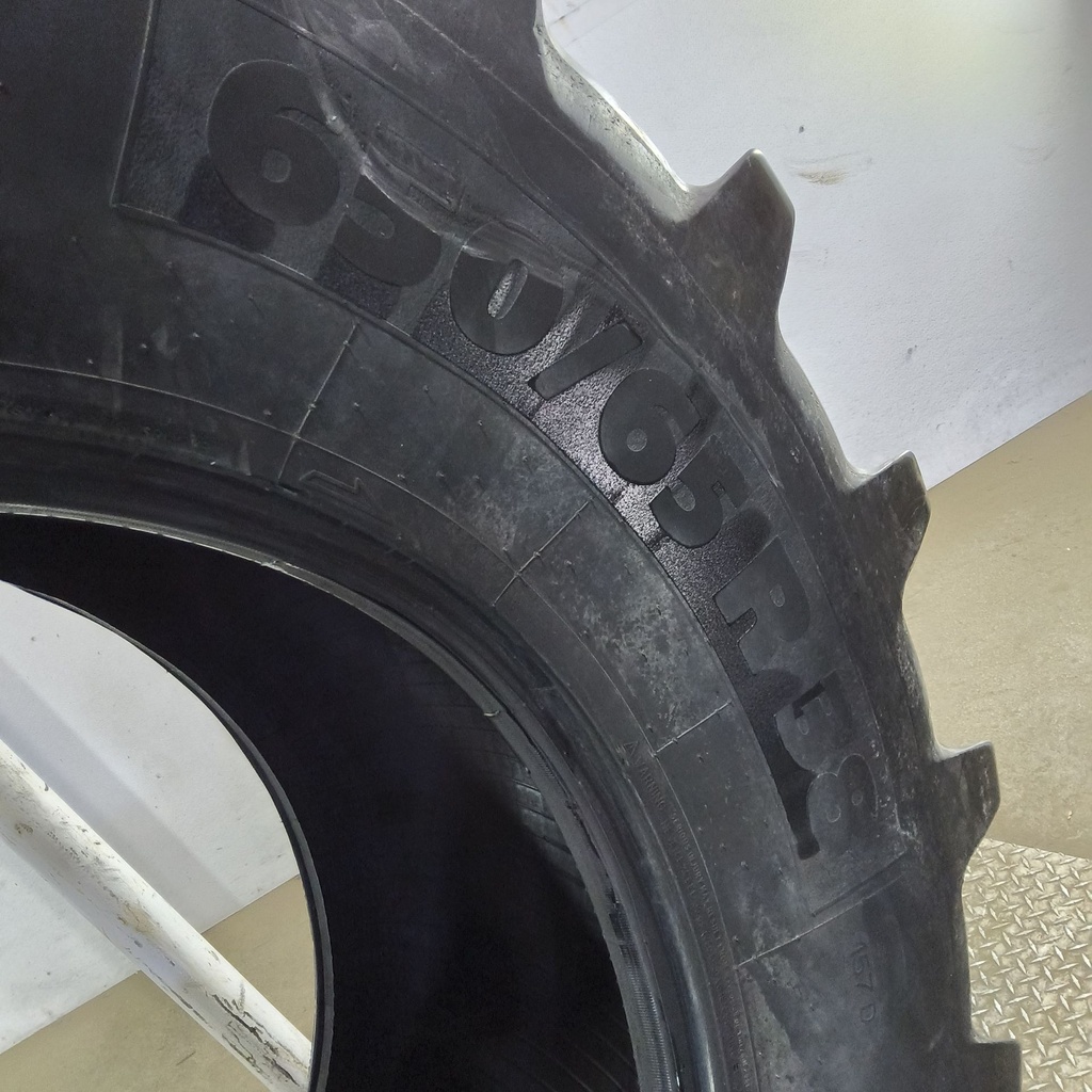 650/65R38 Michelin Multibib R-1W 157D 85%