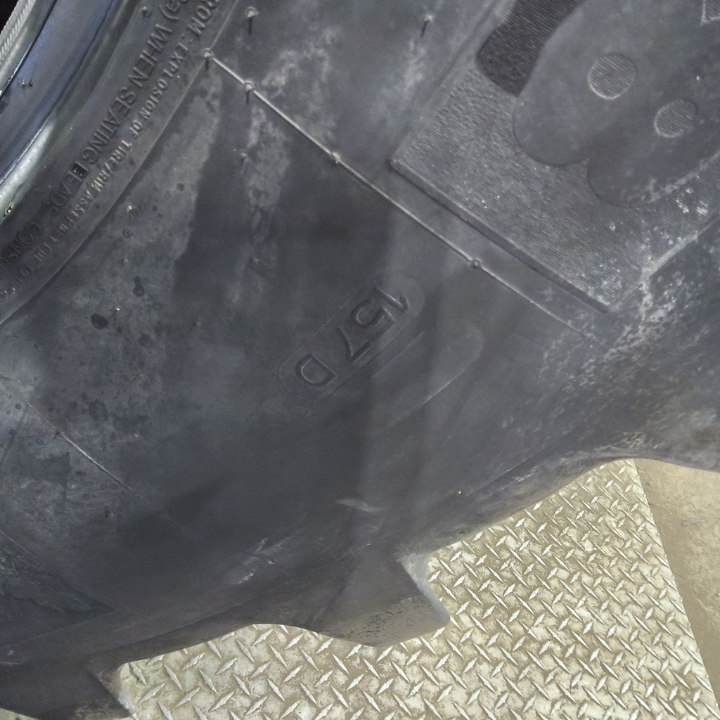 650/65R38 Michelin Multibib R-1W 157D 85%