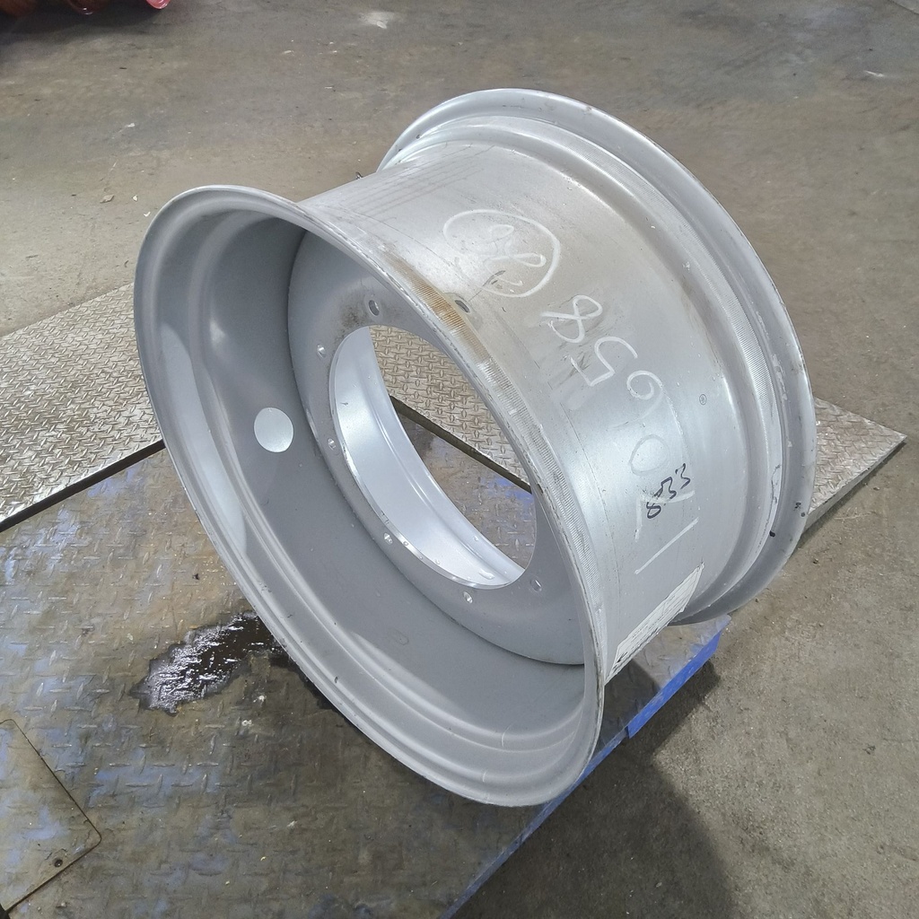 14"W x 28"D, Case IH Silver Mist 8-Hole Formed Plate , 1.38" Offset