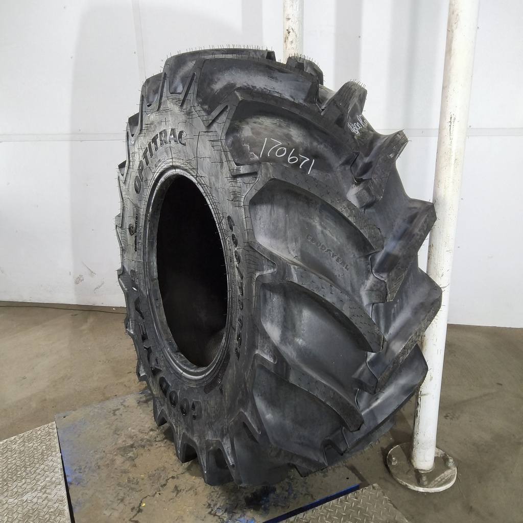 600/70R28 Goodyear Farm Optitrac R-1W 161D 99%
