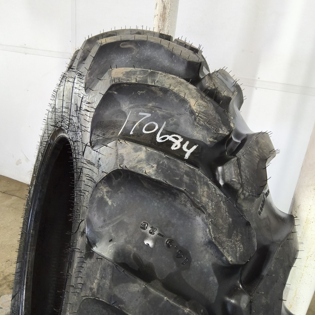 16.9-28 Goodyear Farm IT525 R-4 F (12 Ply), 99%