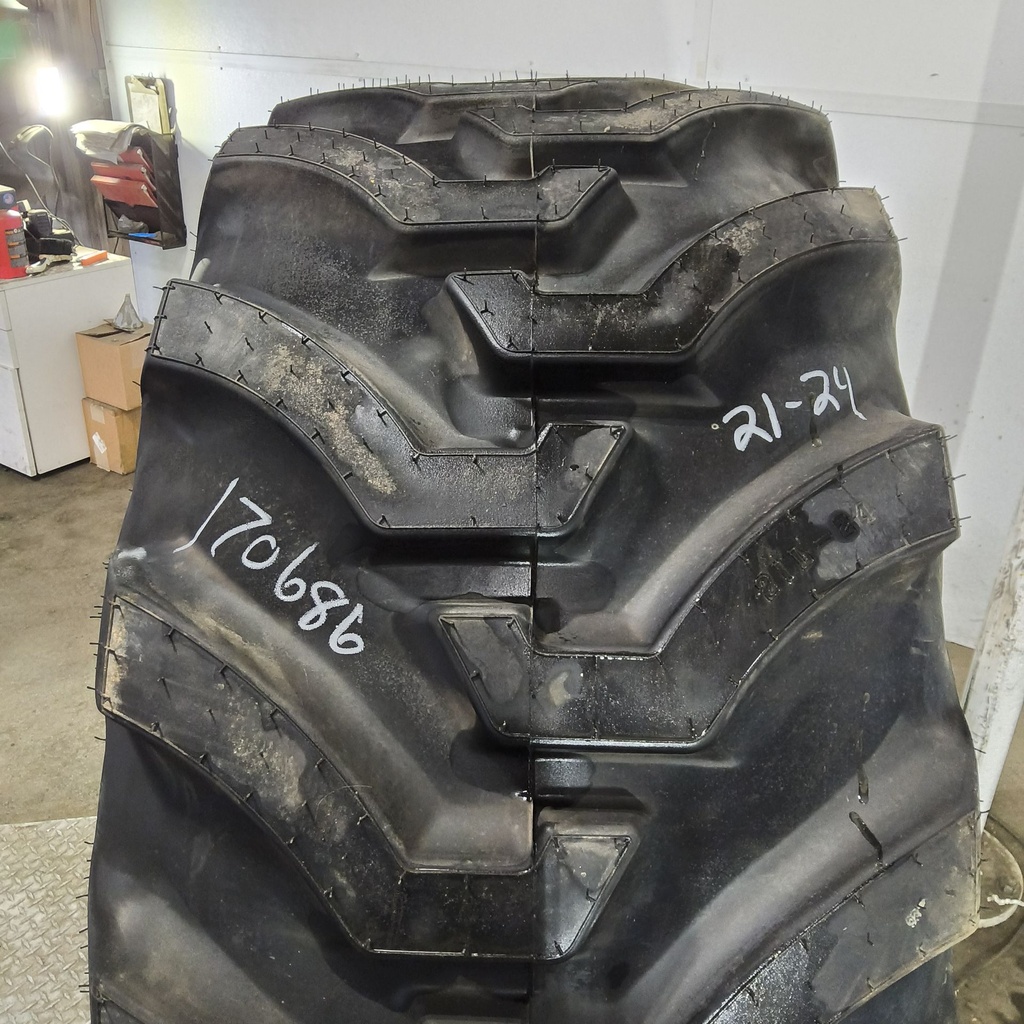21L-24 Firestone All Traction Utility R-4 F (12 Ply), 99%