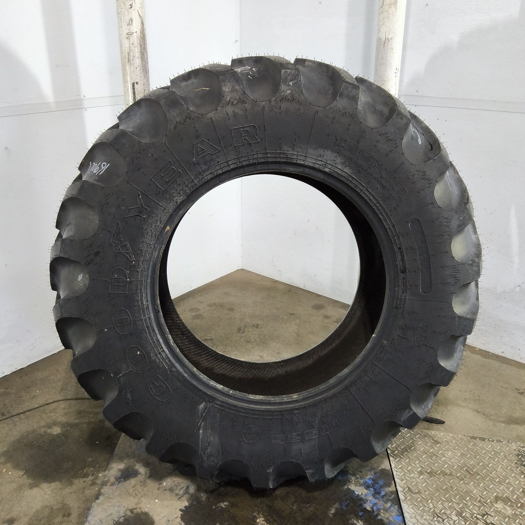 16.9-28 Goodyear Farm IT525 R-4 F (12 Ply), 99%