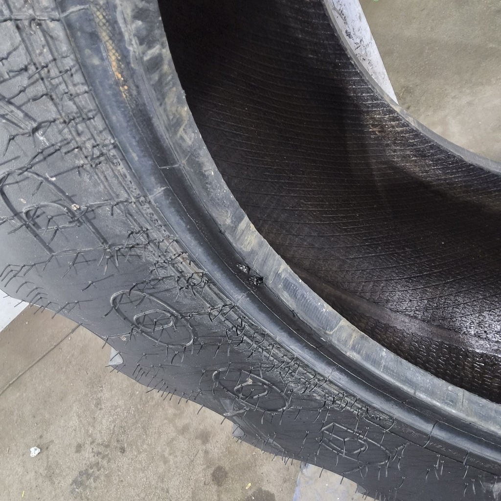 16.9-28 Goodyear Farm IT525 R-4 F (12 Ply), 99%