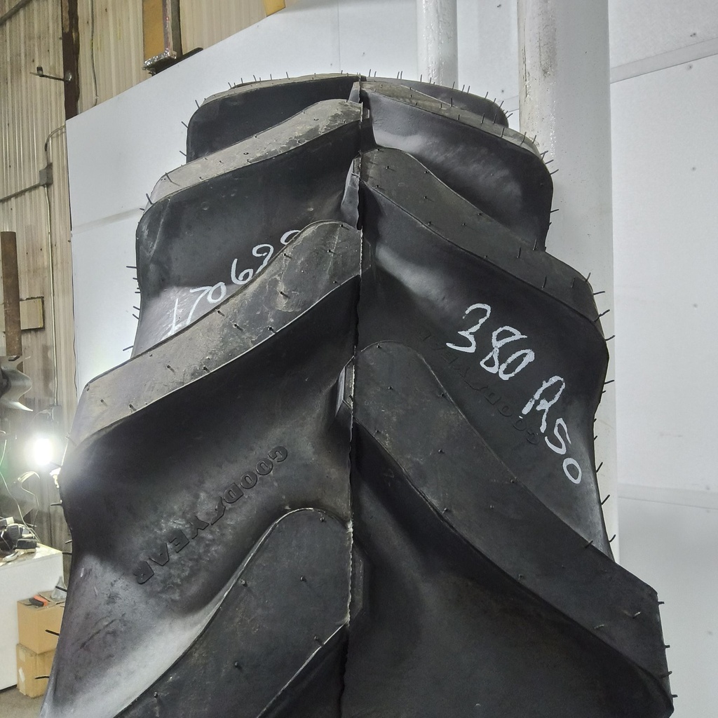 VF380/105R50 Goodyear Farm Ultra Sprayer R-1 179D 99%