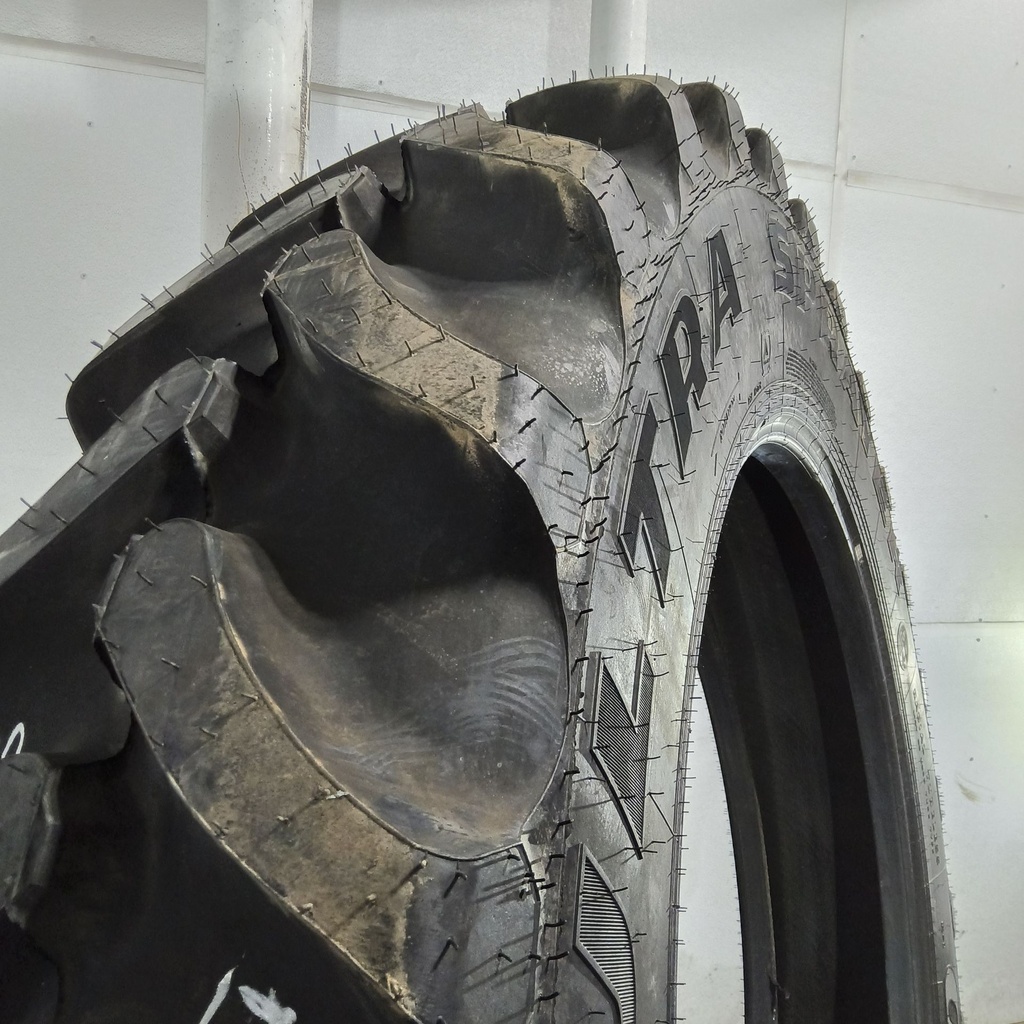 VF380/105R50 Goodyear Farm Ultra Sprayer R-1 179D 99%