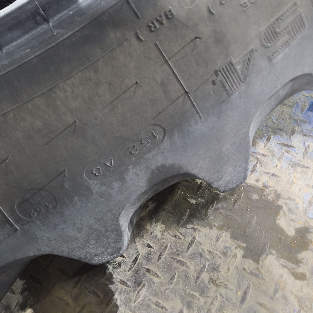 380/90R54 Firestone Radial 9000 R-1W 152A8/152B 80%