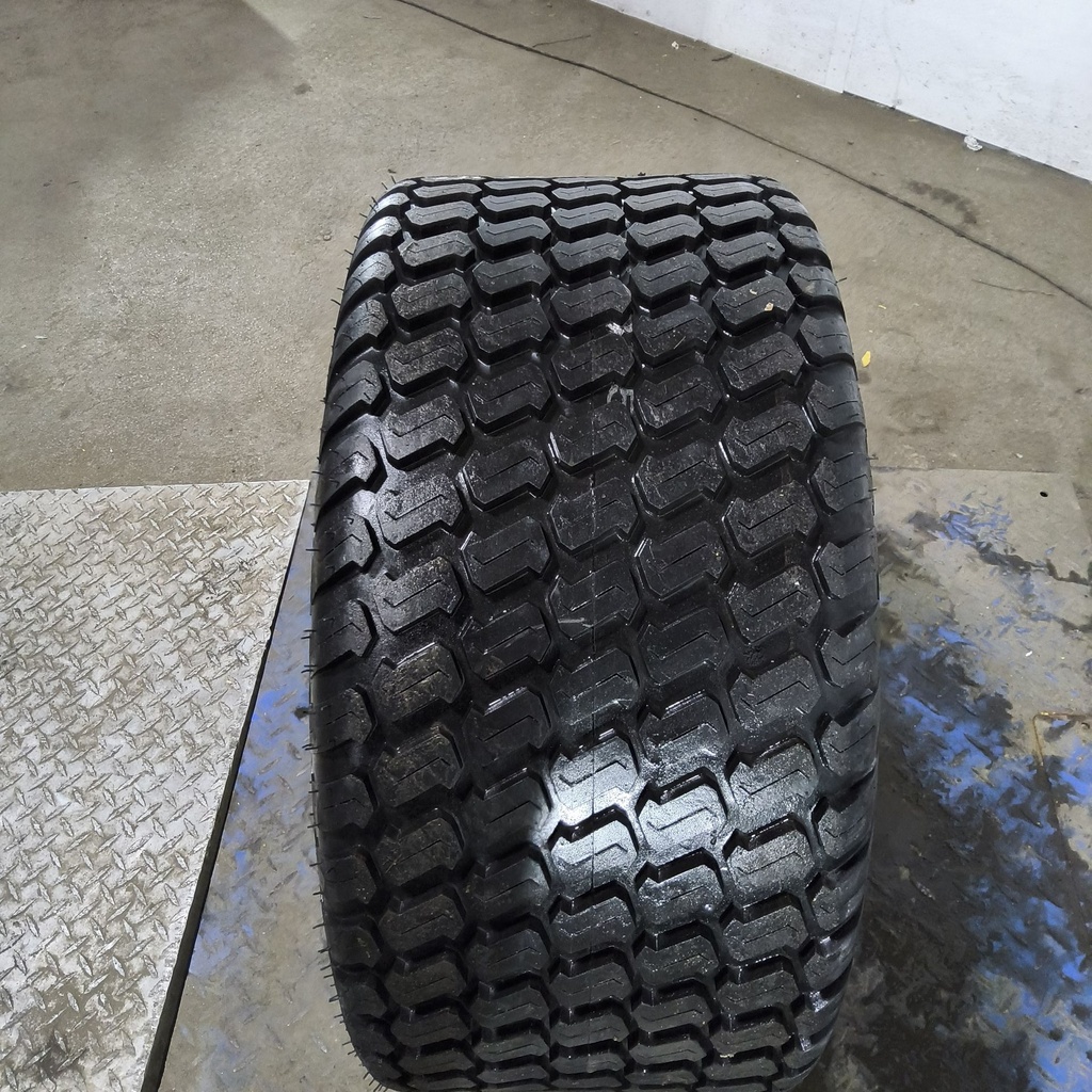 29x12.50-15NHS Titan Farm Multi Trac C/S HF-1 B (4 Ply), 90%