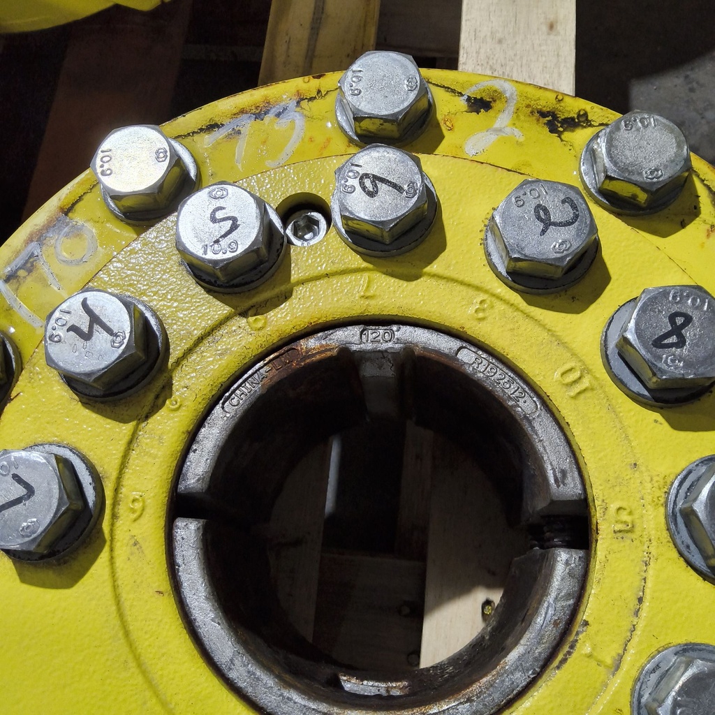 10-Hole Wedg-Lok OE Style, 4.72" (120.02mm) axle, John Deere Yellow