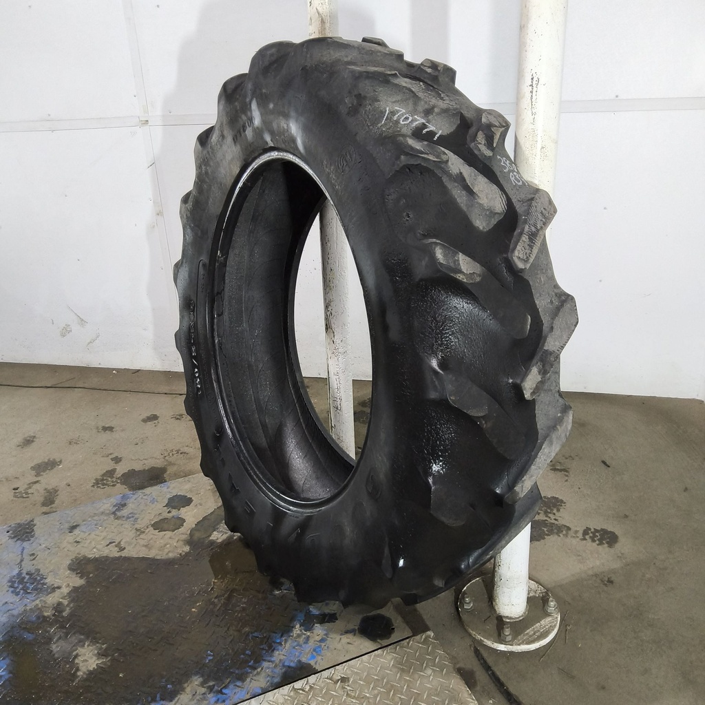380/85R34 Goodyear Farm DT800 Super Traction R-1W 137B 30%