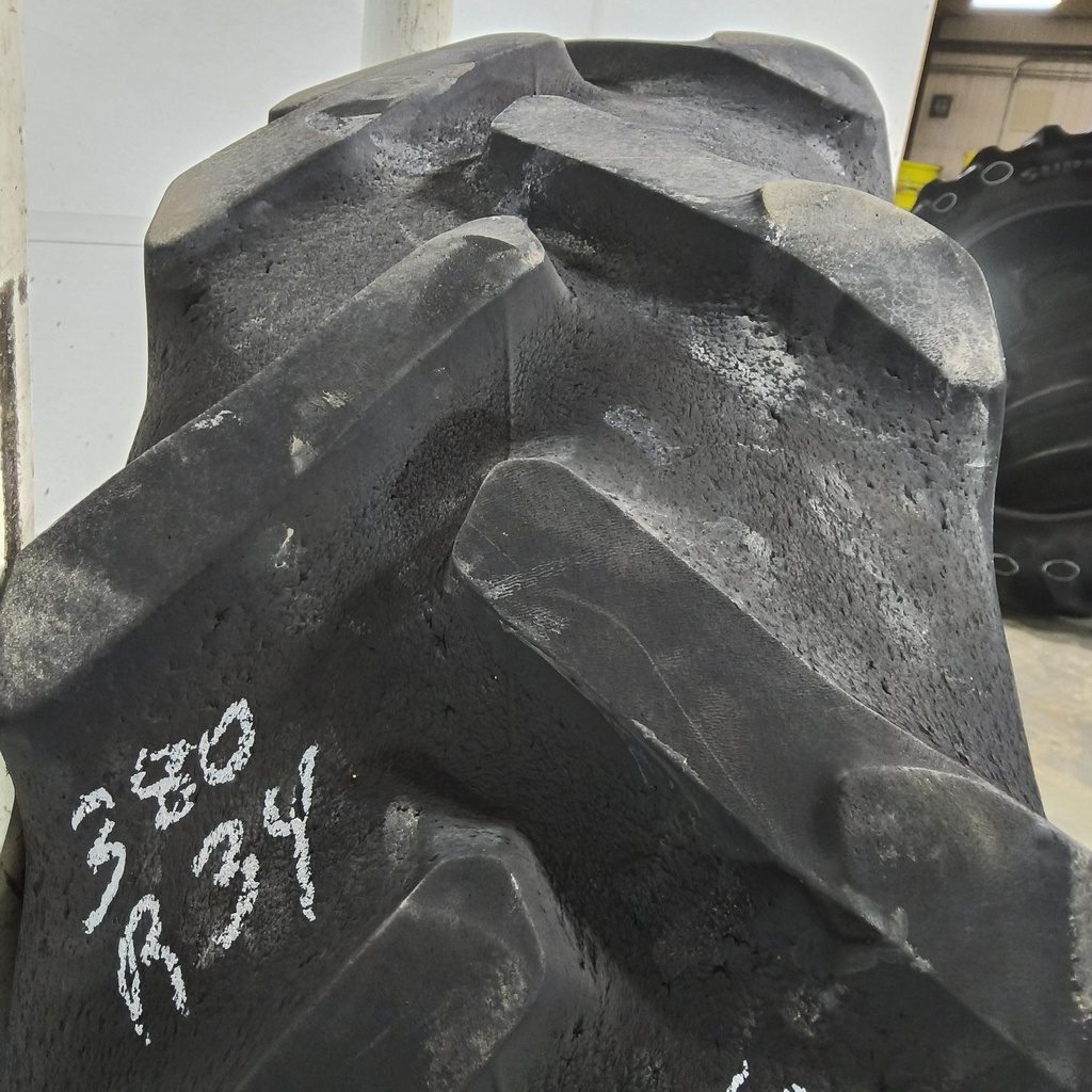 380/85R34 Goodyear Farm DT800 Super Traction R-1W 137B 30%