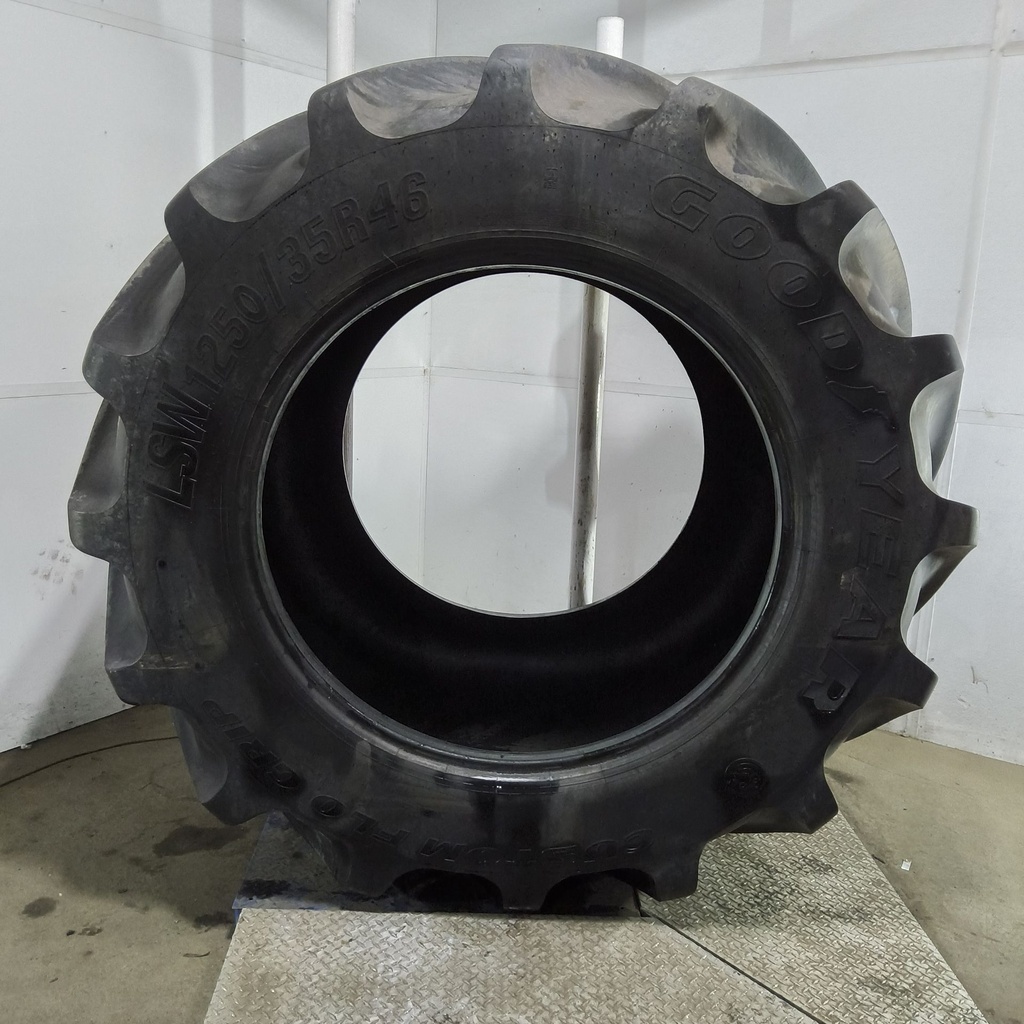 LSW1250/35R46 Goodyear Farm Custom Flo Grip R-2 202B 85%