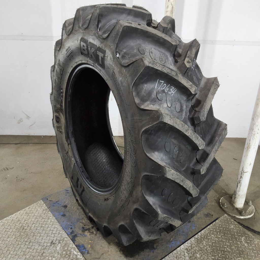 420/85R30 BKT Tires Agrimax RT 855 R-1W 140A8 99%