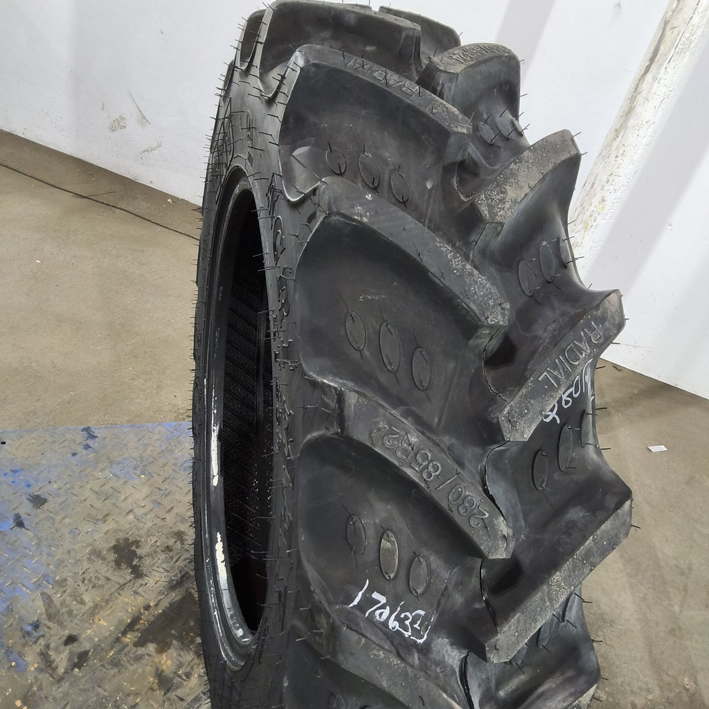 280/85R24 BKT Tires Agrimax RT 855 R-1W 115A8/112B 99%