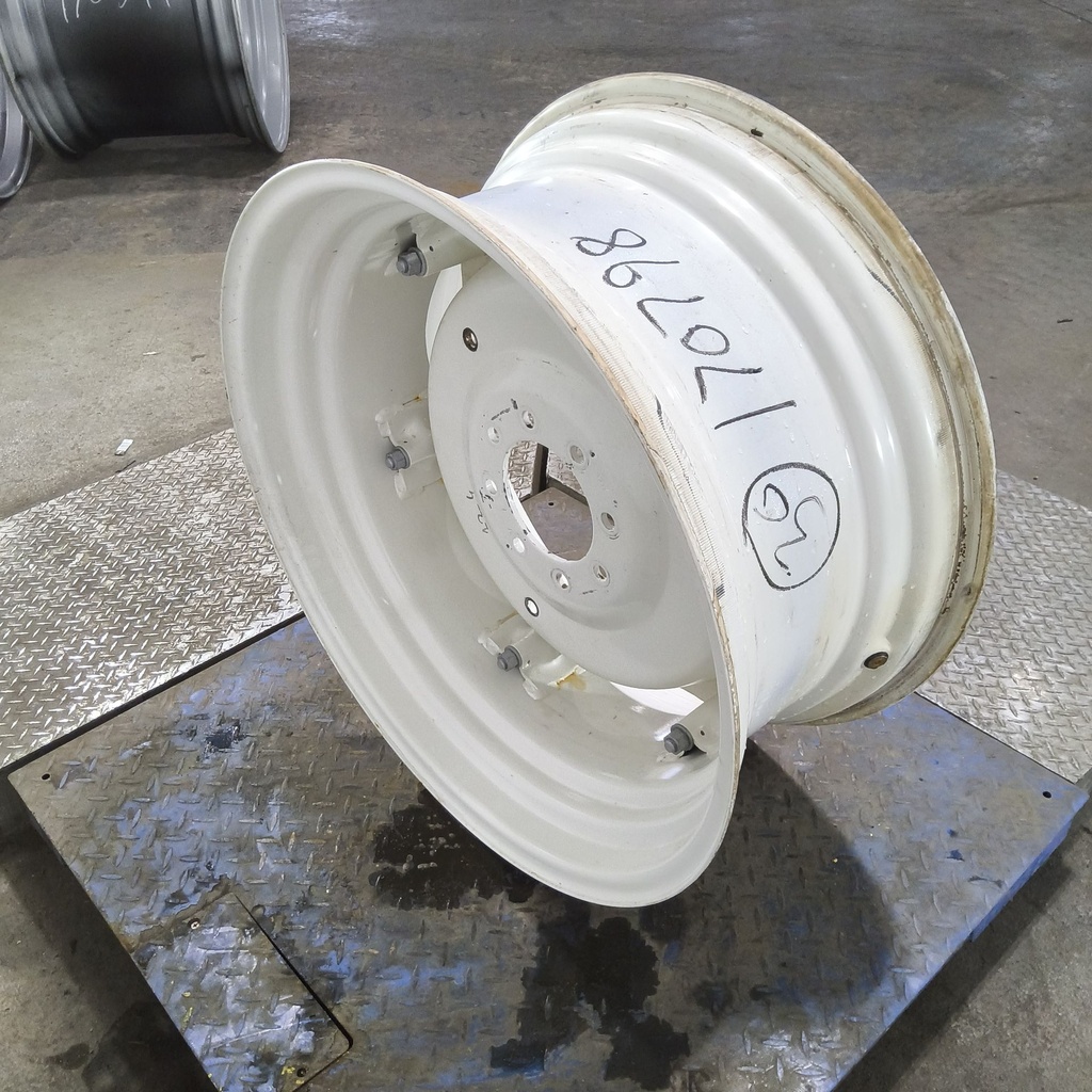 14"W x 30"D, Ford / New Holland White 6-Hole Rim with Clamp/Loop Style