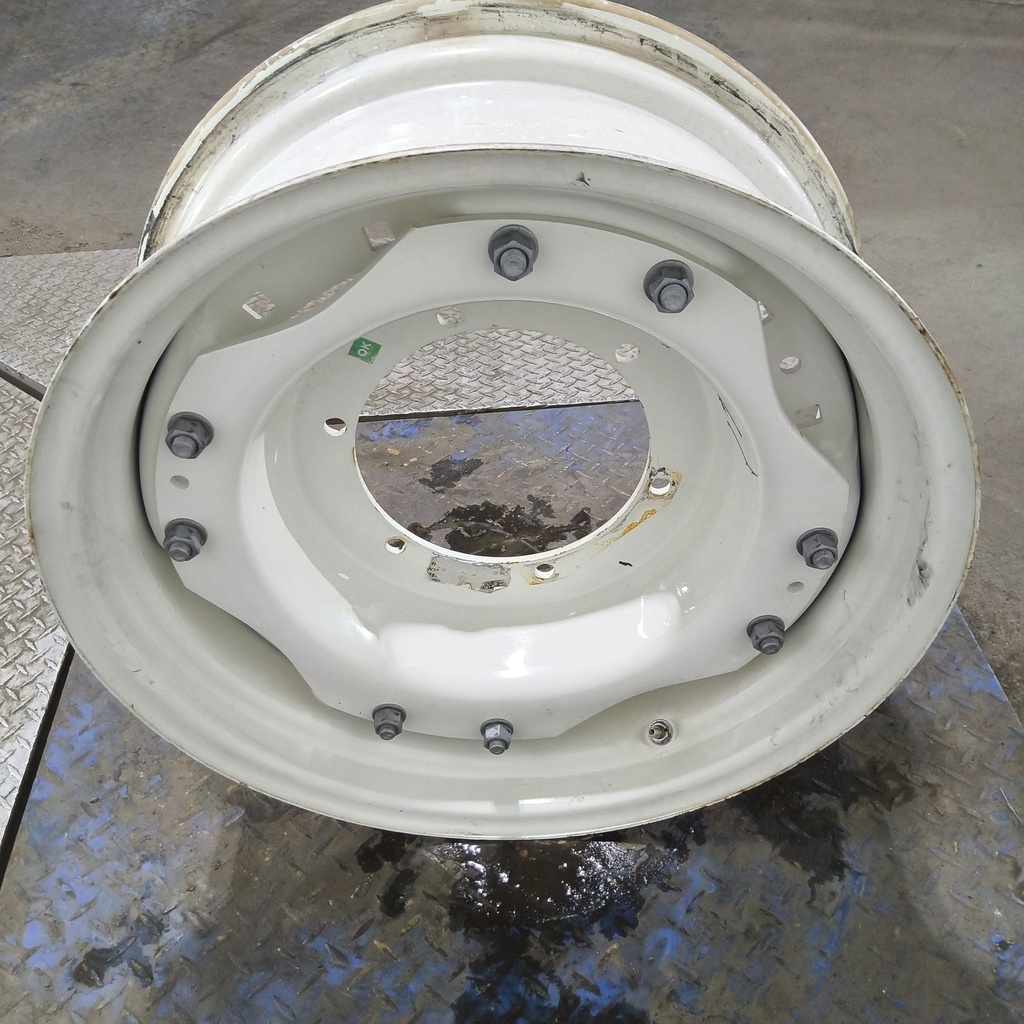 6-Hole Waffle Disc (Groups of 2 Bolts) Center for 24" Rim, Ford / New Holland White