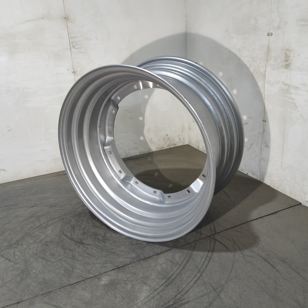 15"W x 30"D, Case IH Silver Mist 8-Hole Waffle Wheel (Groups of 2 Bolts)
