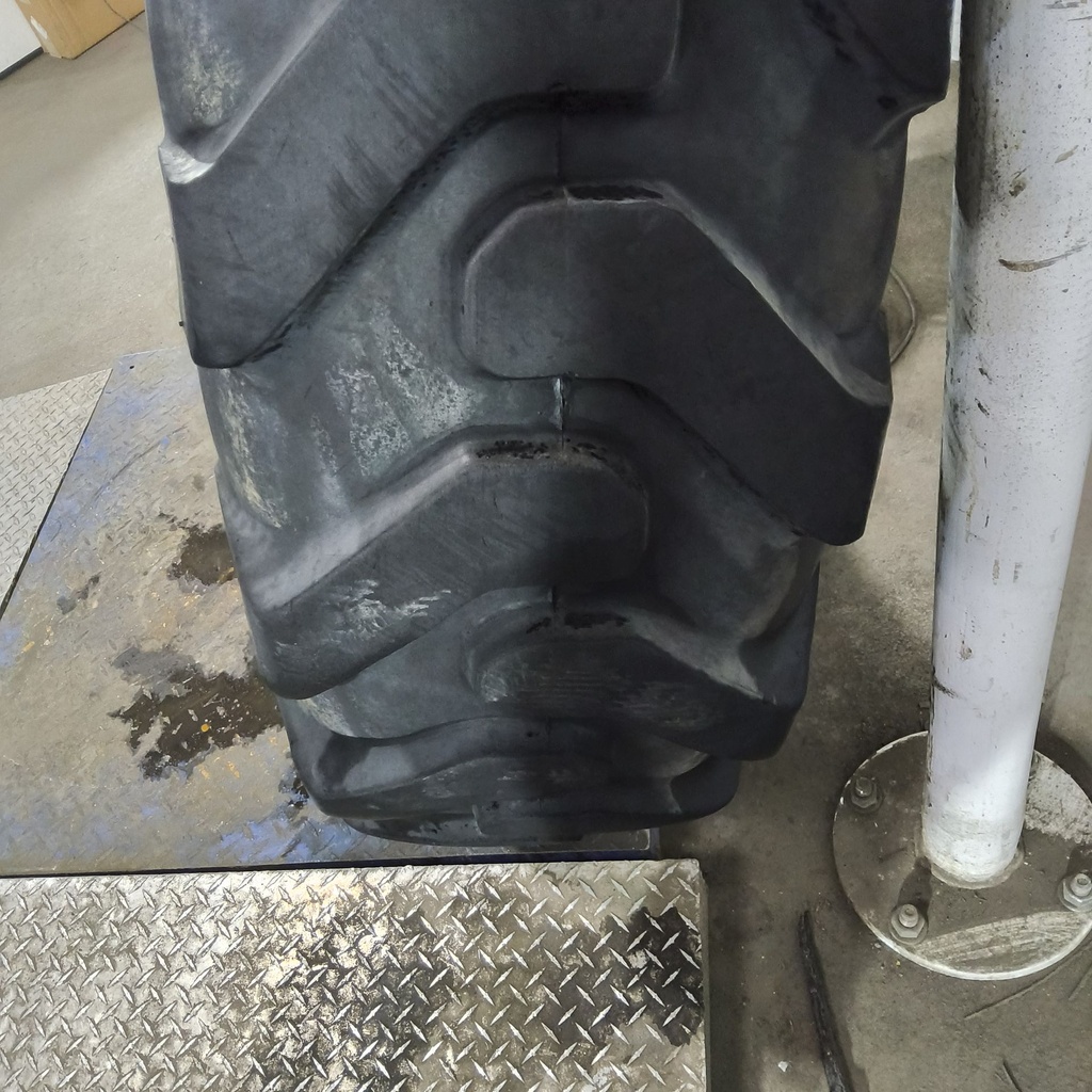 14.00-24 Advance Traction Regular E-2/G-2 F (12 Ply), 70%
