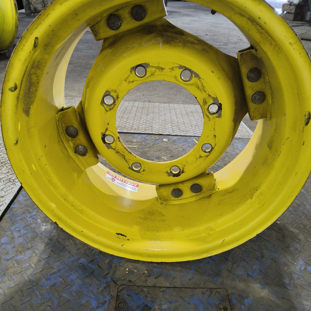 8-Hole Clamp/Loop Style (groups of 2 bolts) Center for 24" Rim, John Deere Yellow