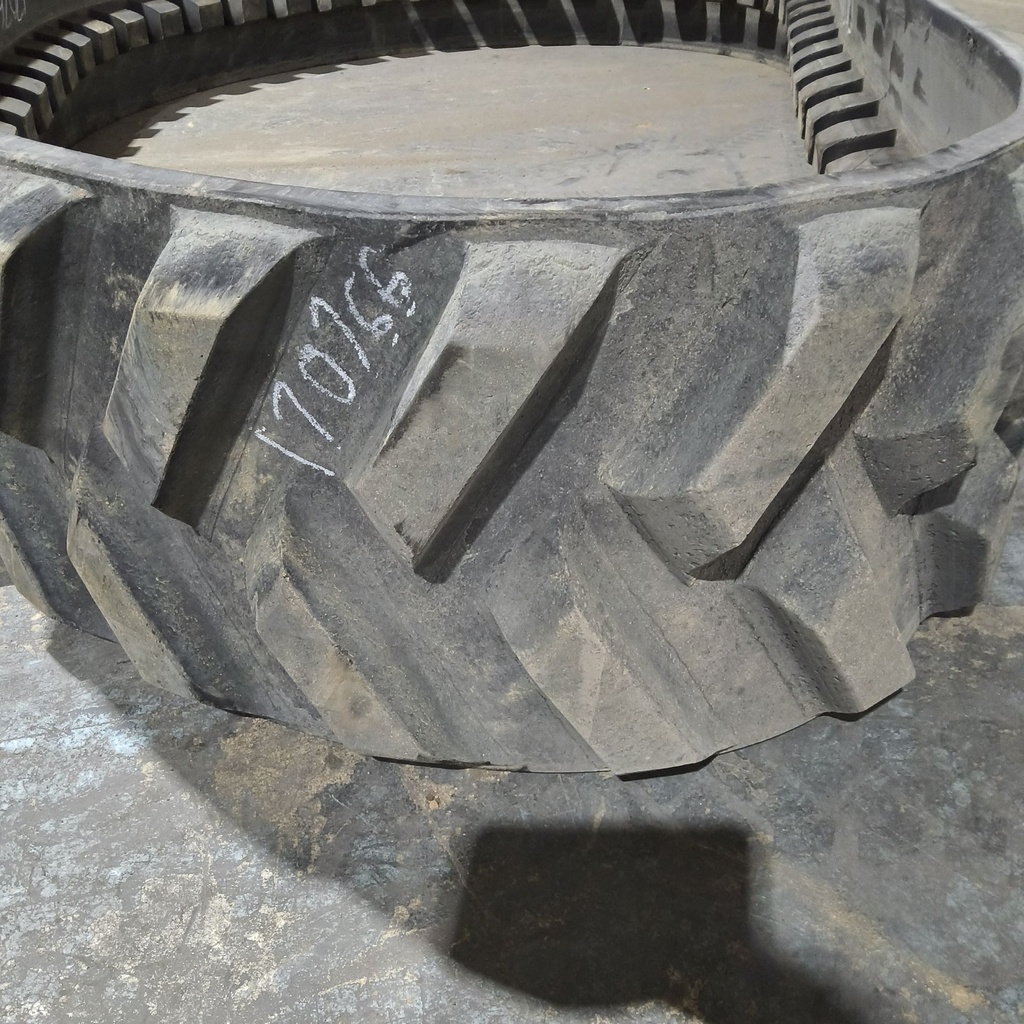 18" Camoplast Track 5500 John Deer 8360RT 70%