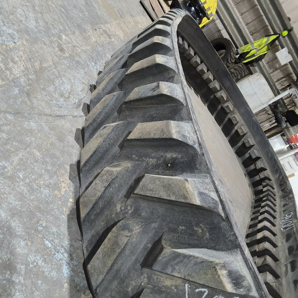 18" Camoplast Track 5500 John Deer 8360RT 70%