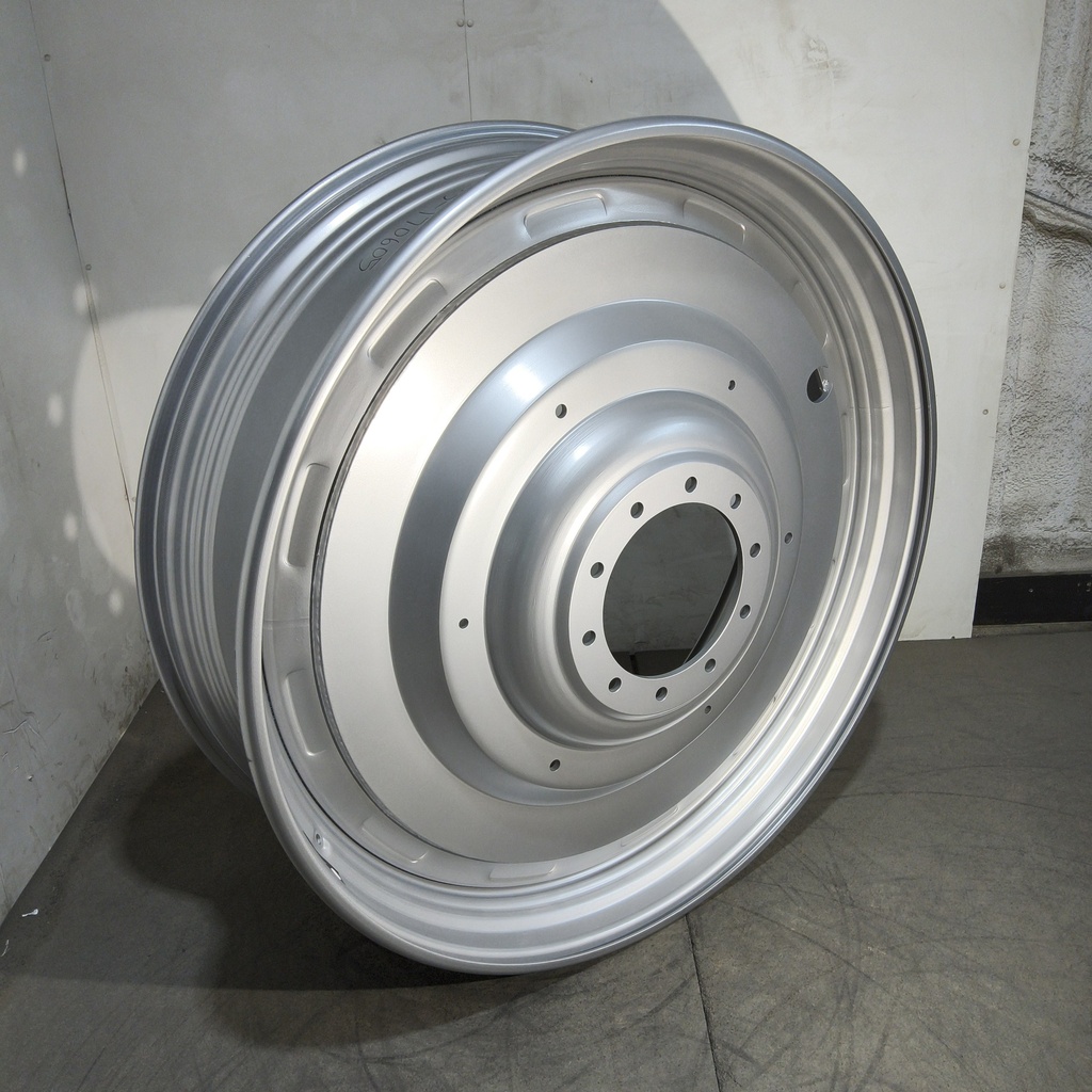 15"W x 50"D, Case IH Silver Mist 10-Hole Spun Disc , -9.75" Offset