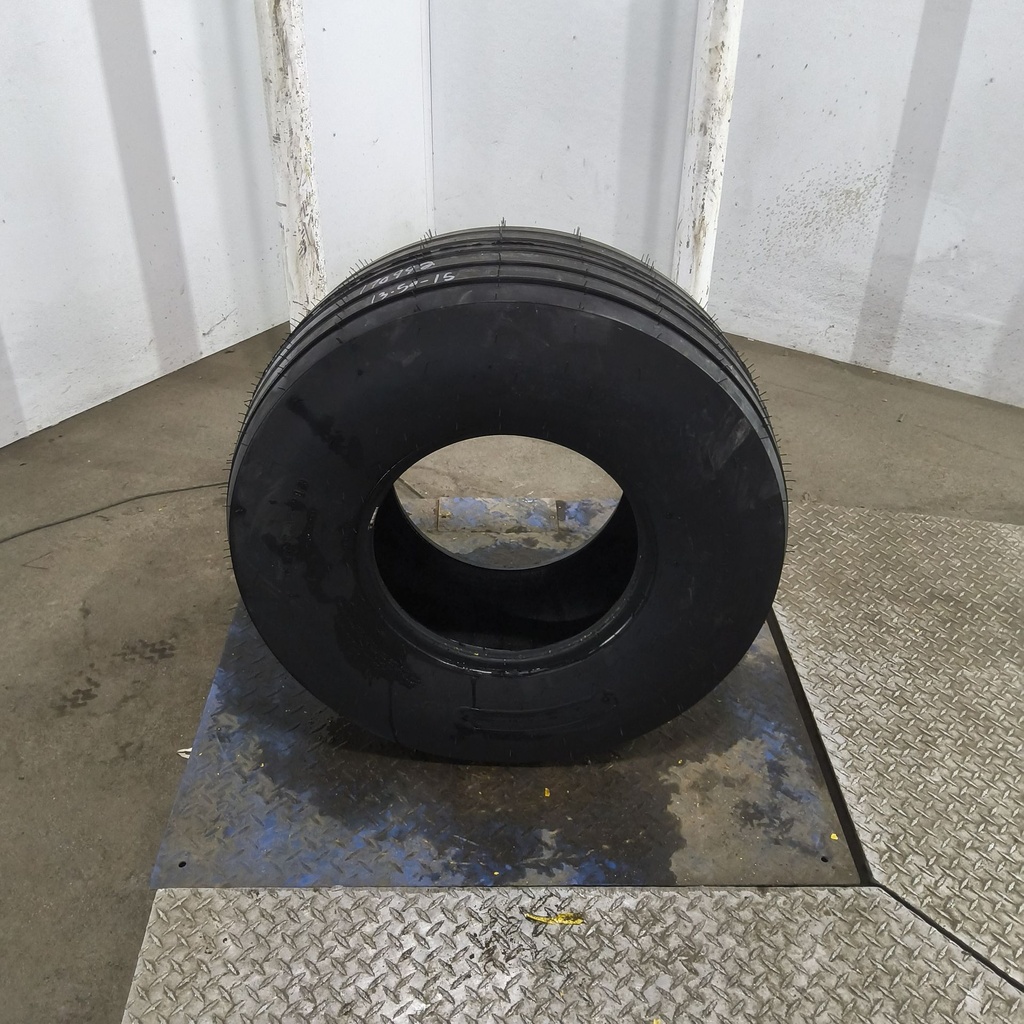 31x13.50-15 Goodyear Farm Terra Rib NHS HF-1 D (8 Ply), 114B 99%