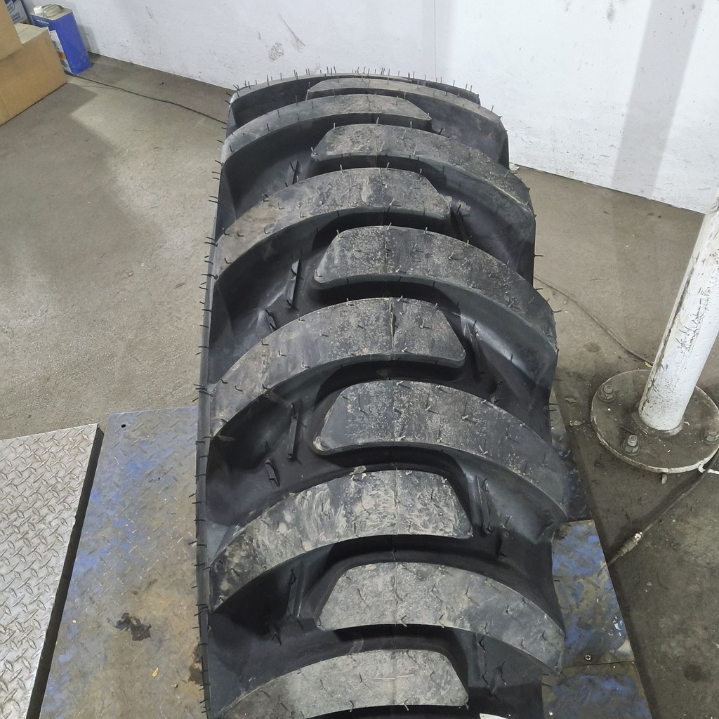 12.5/80-18 Galaxy Marathoner R-4 E (10 Ply), 99%