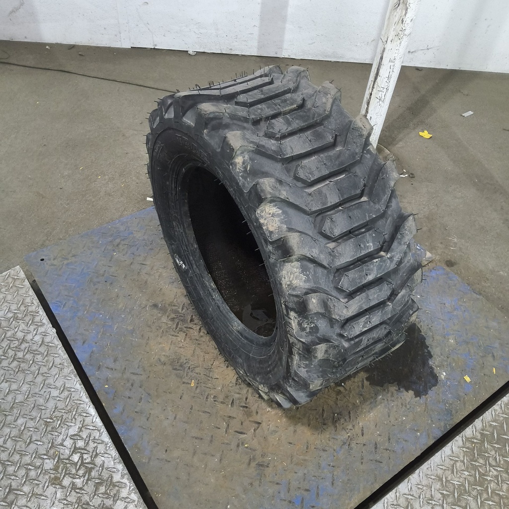 27x10.50-15 Carlisle Trac Chief R-4 C (6 Ply), 99%