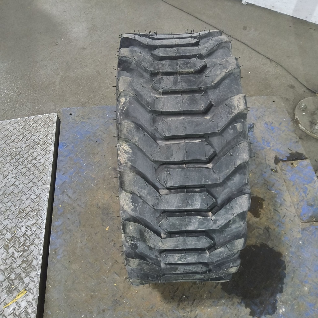 27x10.50-15 Carlisle Trac Chief R-4 C (6 Ply), 99%