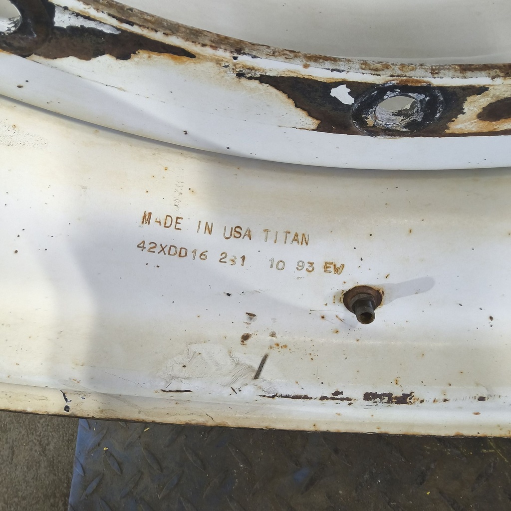 16"W x 42"D, Ford / New Holland White 12-Hole Stub Disc , 2.5" Offset