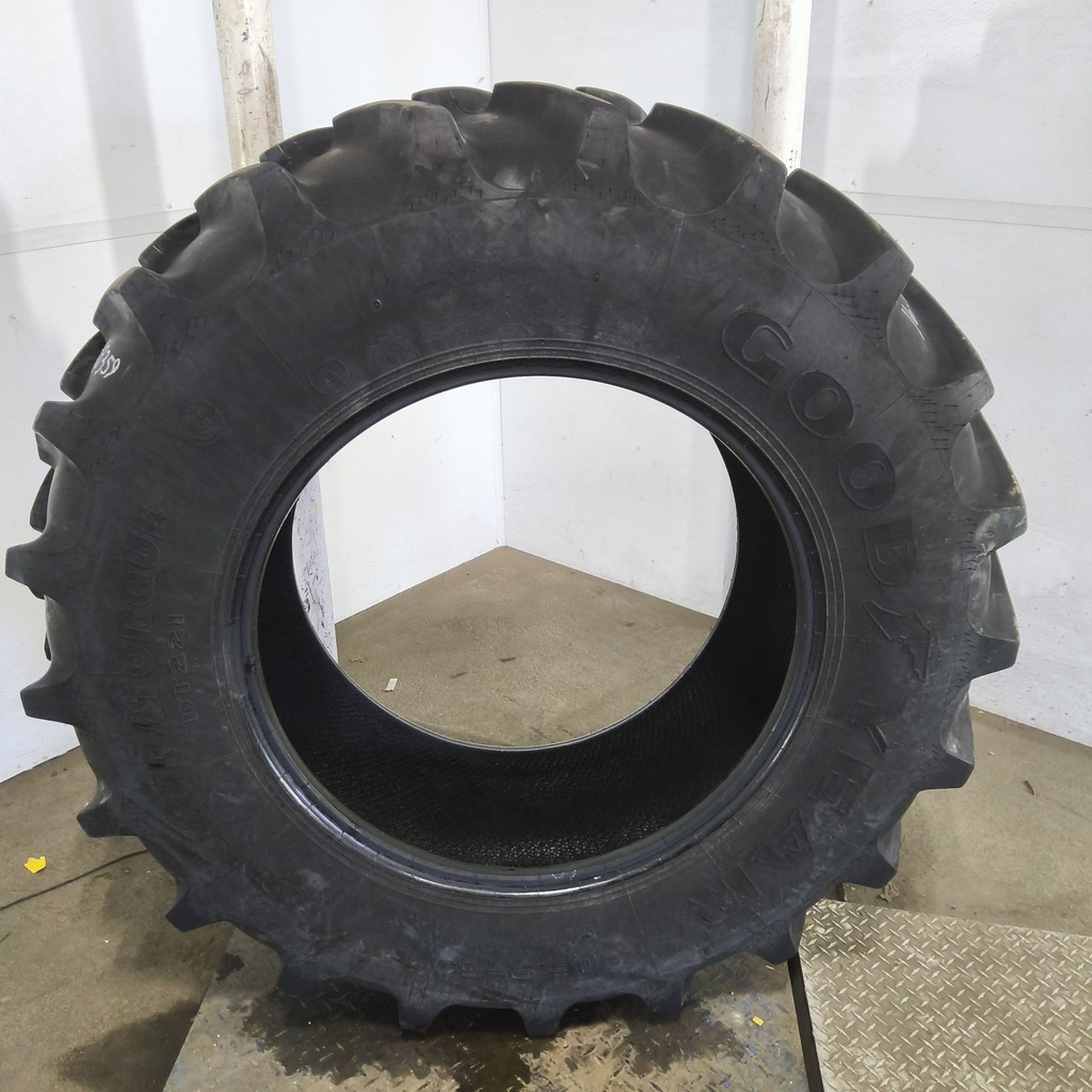 16.9-30 Goodyear Farm Dura Torque R-1 C (6 Ply), 85%