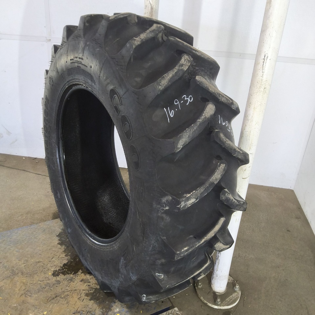 16.9-30 Goodyear Farm Dura Torque R-1 C (6 Ply), 85%