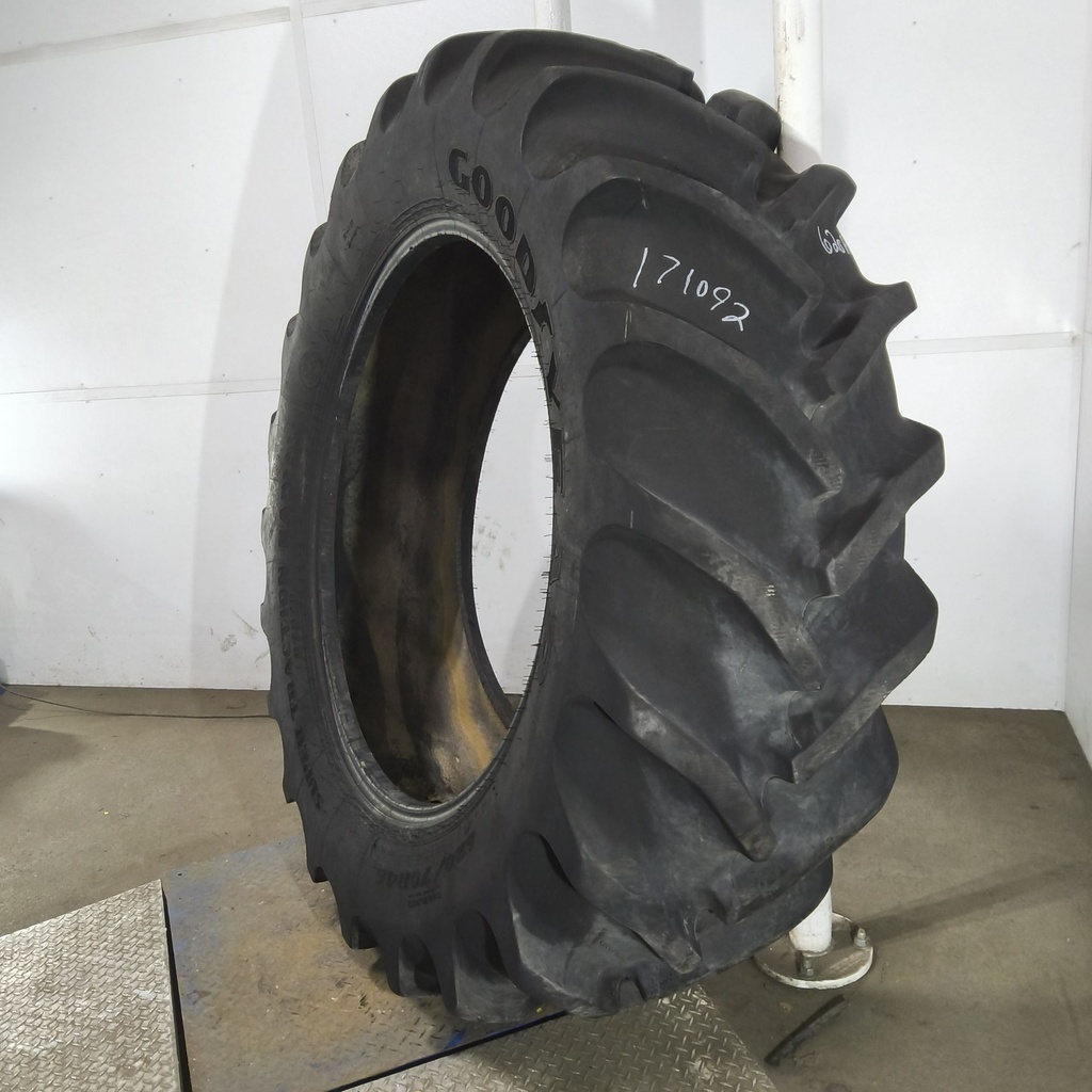 620/70R46 Goodyear Farm DT820 Super Traction R-1W 167B 80%