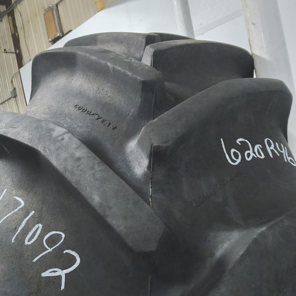 620/70R46 Goodyear Farm DT820 Super Traction R-1W 167B 80%