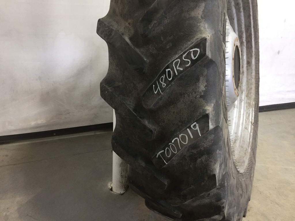 480/80R50 Goodyear Farm DT800 Super Traction R-1W on Case IH Silver Mist 10-Hole Formed Plate W/Weight Holes 60%