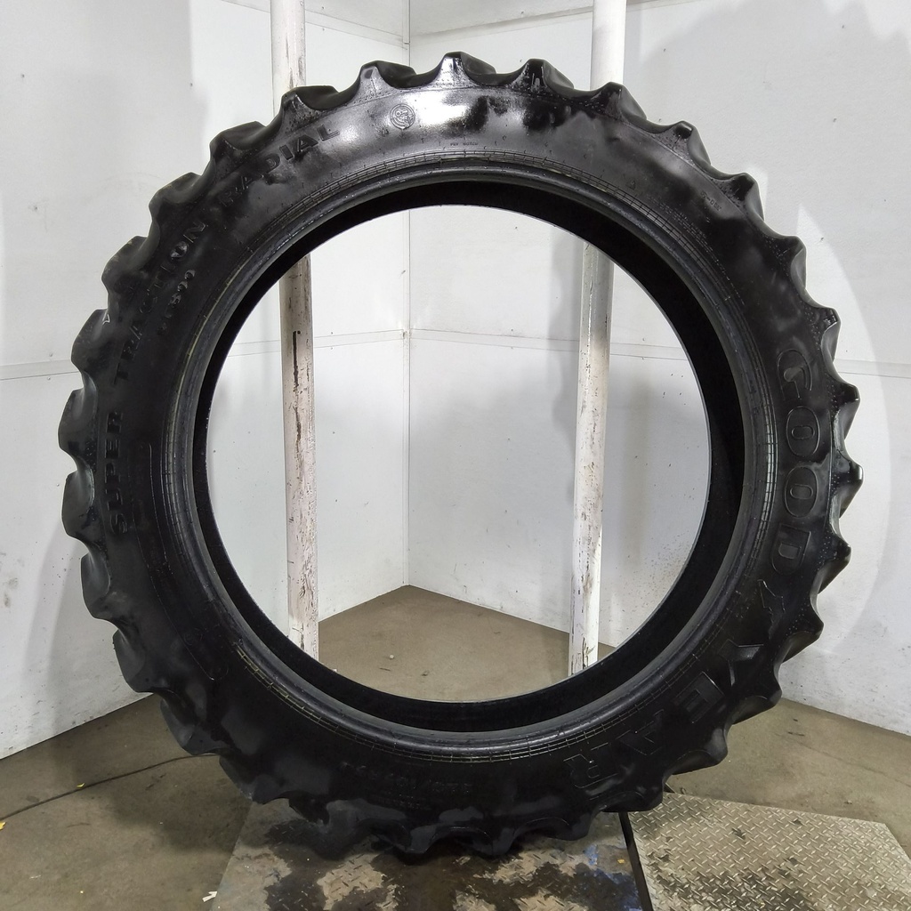 320/105R54 Goodyear Farm DT800 Super Traction R-1W 163A8 75%