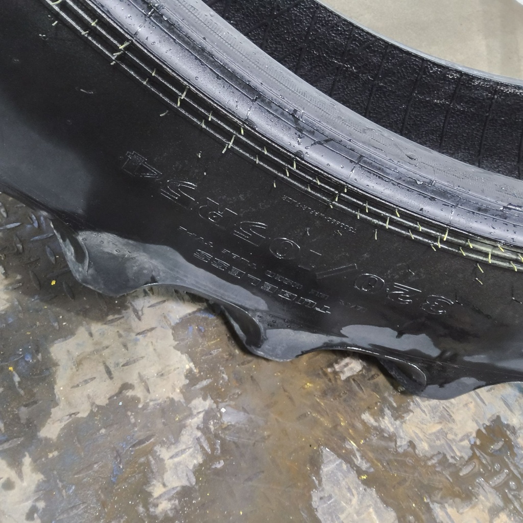 320/105R54 Goodyear Farm DT800 Super Traction R-1W 163A8 75%