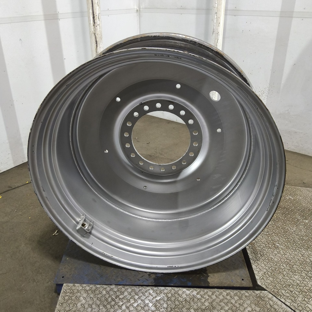 18"W x 42"D, Case IH Silver Mist 18-Hole Formed Plate , -8.62" Offset