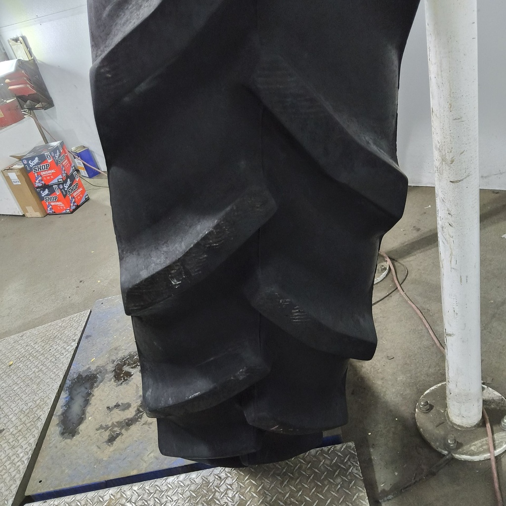 380/90R54 Goodyear Farm DT800 Super Traction R-1W 152B 60%