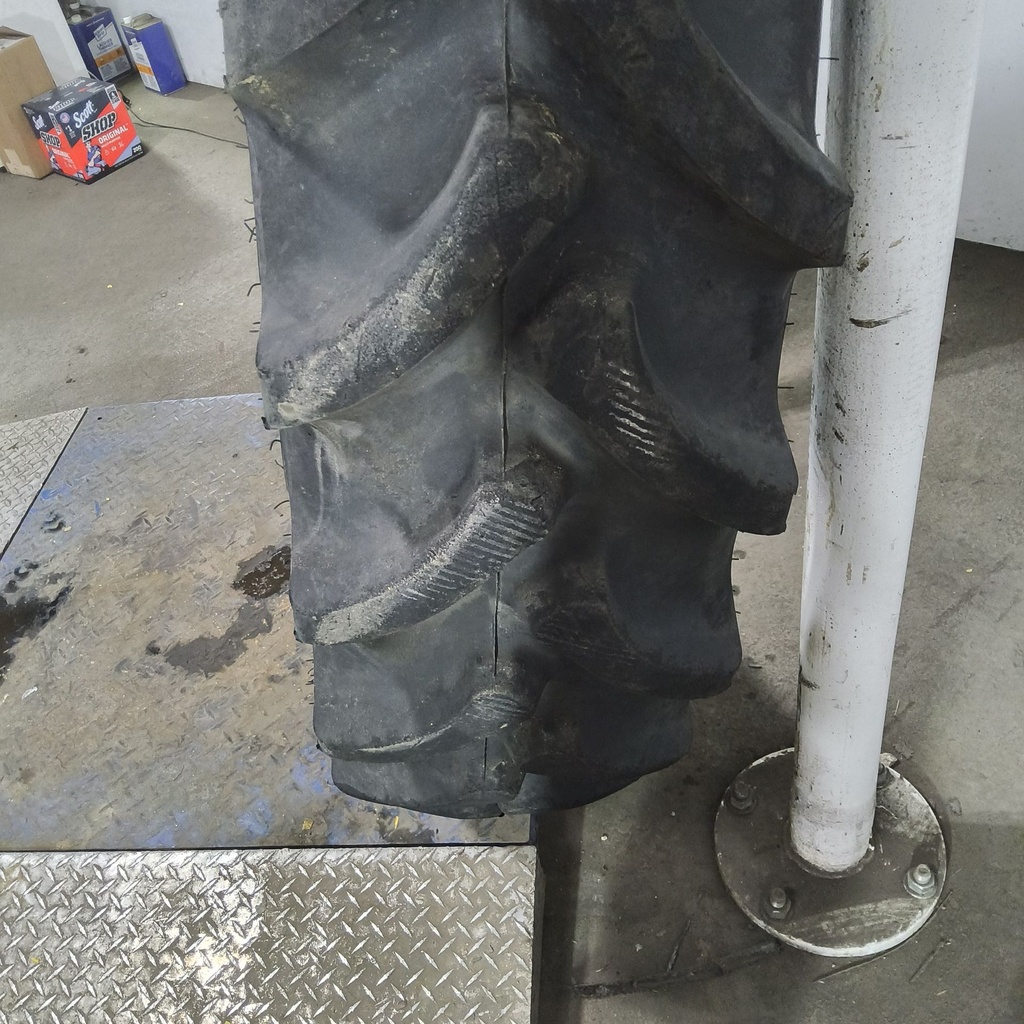 320/85R38 Firestone Radial 9000 R-1W 138B 80%