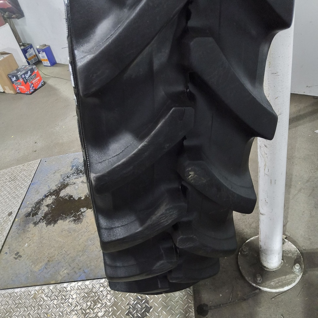 VF320/105R46 Alliance Agriflex+ 354 R-1W 172D 85%