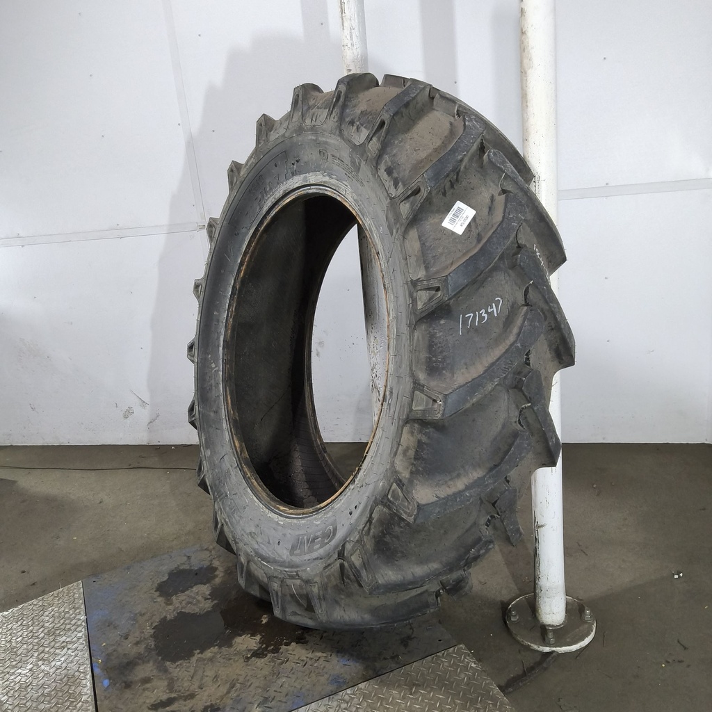 18.4-38 Ceat Farmax Drive Wheel R-1 D (8 Ply), 99%