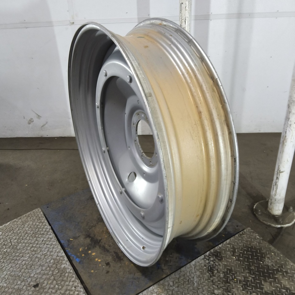 12"W x 46"D, Case IH Silver Mist 8-Hole Stub Disc , 1.62" Offset